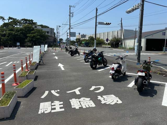 沼津港交差点バイク駐輪場のイメージ